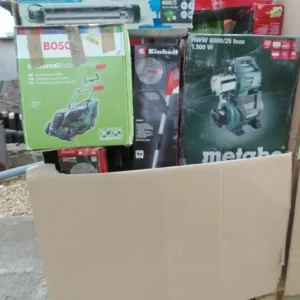 Paleta z narzędziami ogrodowymi – kosiarka Bosch UniversalRotak, pompa ogrodowa Metabo, narzędzia Einhell i Gardena